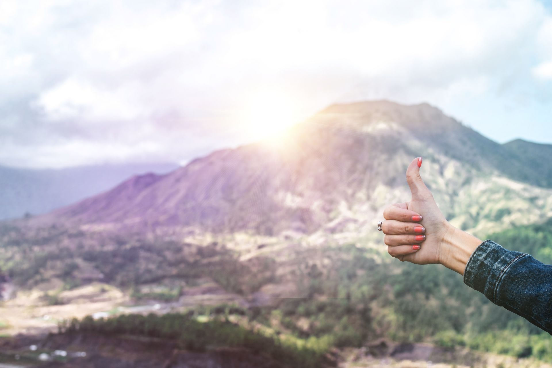 artem-beliaikin-gx3iBnRUekI-unsplash Gap year pros